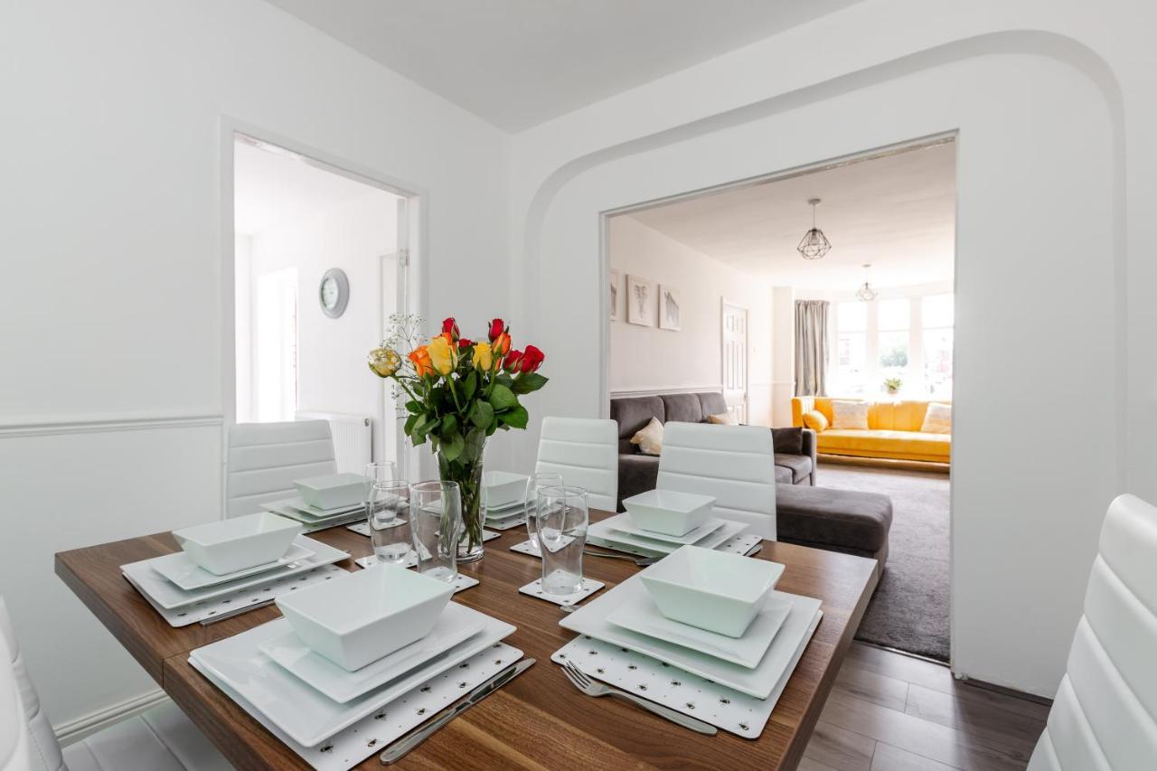 Villa 1 Mile To Etihad Stadium & Coop Arena, Free Parking, 7 Ppl à Manchester Extérieur photo