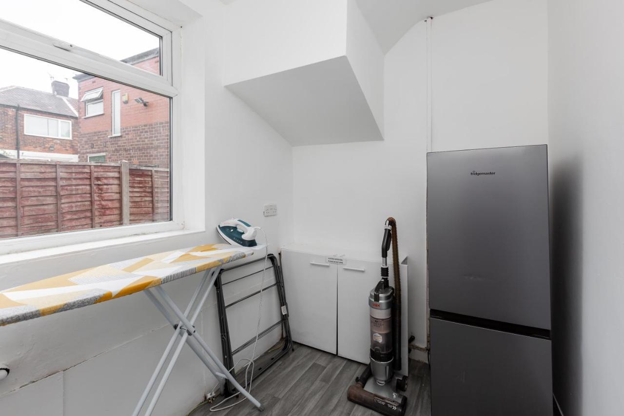 Villa 1 Mile To Etihad Stadium & Coop Arena, Free Parking, 7 Ppl à Manchester Extérieur photo