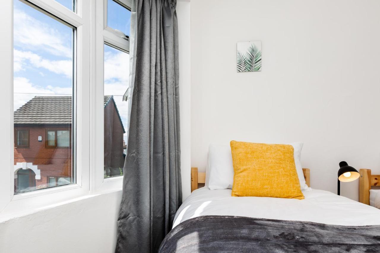 Villa 1 Mile To Etihad Stadium & Coop Arena, Free Parking, 7 Ppl à Manchester Extérieur photo