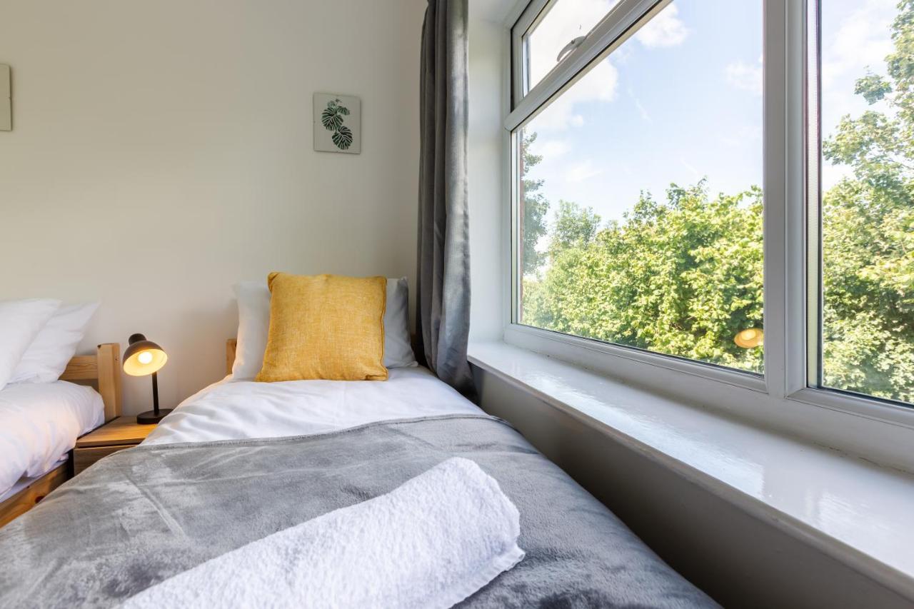 Villa 1 Mile To Etihad Stadium & Coop Arena, Free Parking, 7 Ppl à Manchester Extérieur photo